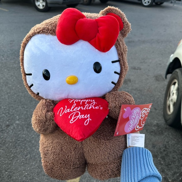 NEW RELEASE HELLO KITTY VALENTINE'S BEAR GREETER 2026 - Picture 2 of 2